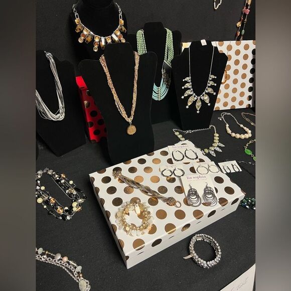 NWT (10) Lia Sophia rings mystery box of 10=$500+retail, pick your size! #5-#11 - Picture 7 of 15